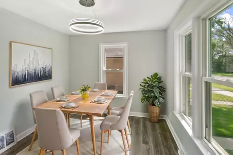 Dining - 9516 Jackson Ave, Brookfield, IL 60513 photo 1 of 1