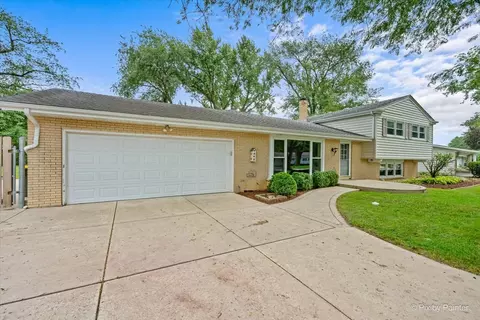 Exterior - 132 Scott Dr, East Dundee, IL 60118 photo 8 of 10