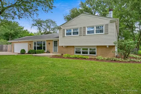 Exterior - 132 Scott Dr, East Dundee, IL 60118 photo 10 of 10