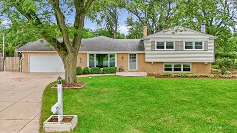 Exterior - 132 Scott Dr, East Dundee, IL 60118 photo 9 of 10