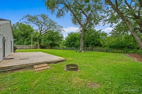 Exterior - 132 Scott Dr, East Dundee, IL 60118 photo 4 of 10