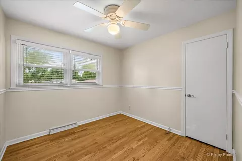 Bedroom - 132 Scott Dr, East Dundee, IL 60118 photo 3 of 6