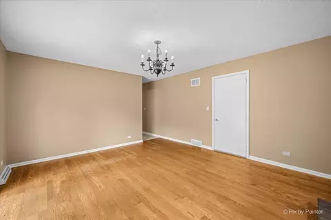 Living - 132 Scott Dr, East Dundee, IL 60118 photo 6 of 8