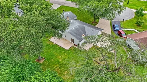 View/Area - 132 Scott Dr, East Dundee, IL 60118 photo 2 of 3