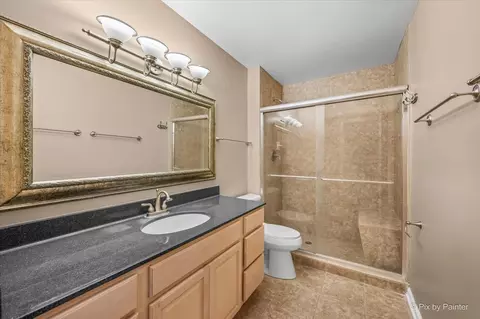 Bath - 132 Scott Dr, East Dundee, IL 60118 photo 2 of 3