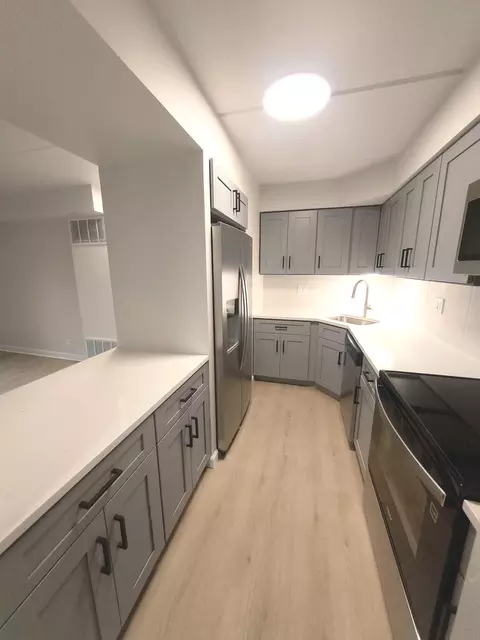 Kitchen - Undisclosed, Mount Prospect, IL 60056 photo 2 of 4