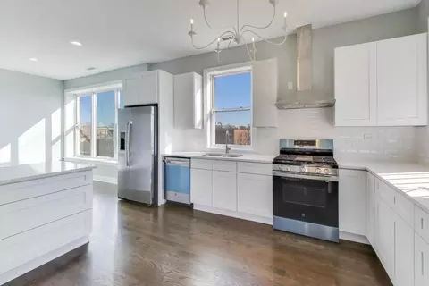 Kitchen - 313 E 60th St #4, Chicago, IL 60637 photo 1 of 4
