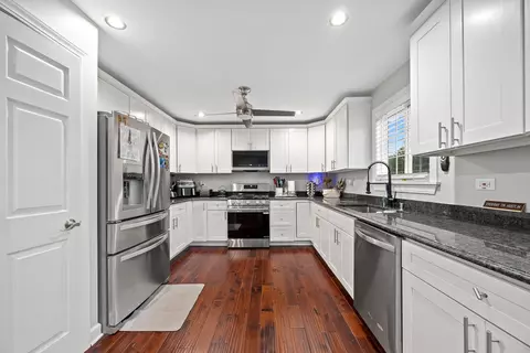 Kitchen - 1303 Idabright Dr, Plainfield, IL 60586 photo 1 of 4