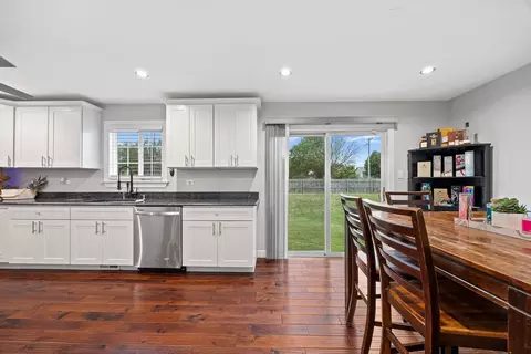 Kitchen - 1303 Idabright Dr, Plainfield, IL 60586 photo 4 of 4