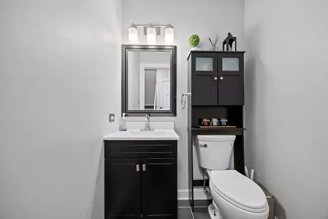 Bath - 1303 Idabright Dr, Plainfield, IL 60586 photo 1 of 4