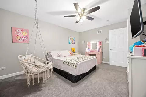 Bedroom - 1303 Idabright Dr, Plainfield, IL 60586 photo 5 of 8