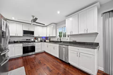 Kitchen - 1303 Idabright Dr, Plainfield, IL 60586 photo 2 of 4