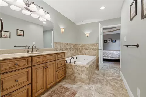 Bath - 7919 E 1425 North Rd N, Bloomington, IL 61705 photo 3 of 3