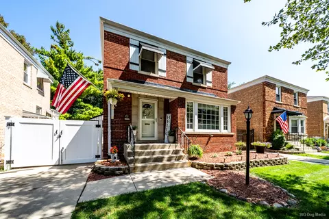 9905 S Maplewood Ave, Chicago, IL 60655