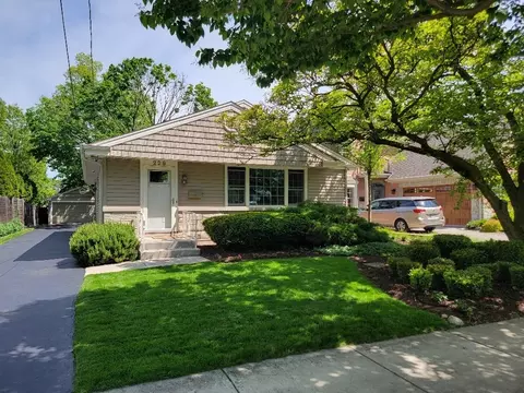229 Fuller Rd, Hinsdale, IL 60521