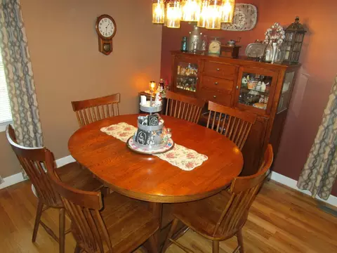 Dining - 1716 Kingtree Dr, Morris, IL 60450 photo 3 of 3