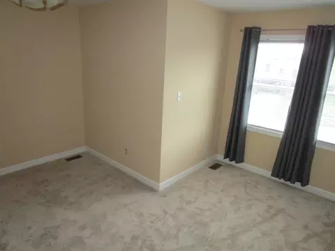 Bedroom - 1716 Kingtree Dr, Morris, IL 60450 photo 2 of 3