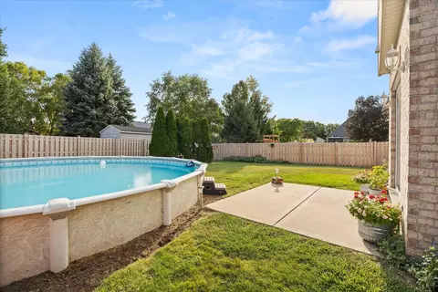Exterior - 1716 Kingtree Dr, Morris, IL 60450 photo 4 of 10