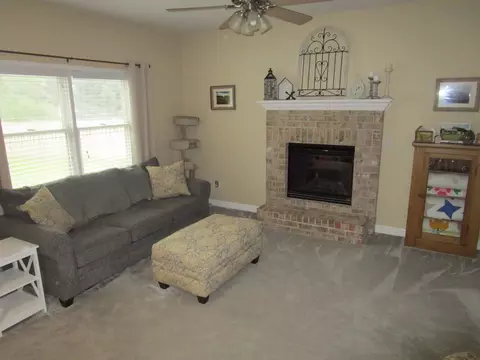Living - 1716 Kingtree Dr, Morris, IL 60450 photo 2 of 2
