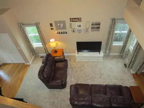 Living - 1716 Kingtree Dr, Morris, IL 60450 photo 1 of 3