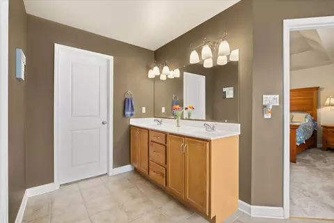 Bath - 1716 Kingtree Dr, Morris, IL 60450 photo 4 of 6