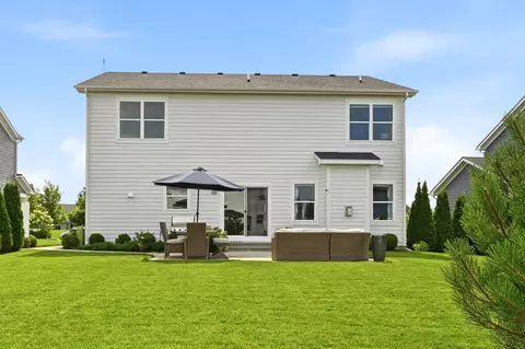 Exterior - 322 Longview Dr, Elgin, IL 60124 photo 6 of 8