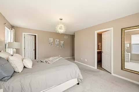 Bedroom - 322 Longview Dr, Elgin, IL 60124 photo 2 of 6