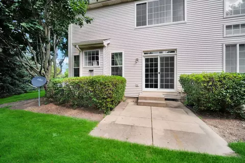 Exterior - 2451 Stonegate Rd, Algonquin, IL 60102 photo 5 of 7