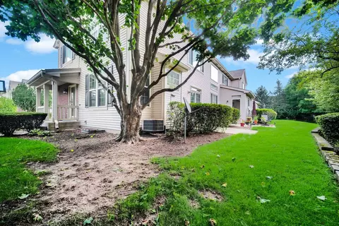 Exterior - 2451 Stonegate Rd, Algonquin, IL 60102 photo 6 of 7