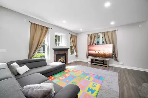 Living - 2451 Stonegate Rd, Algonquin, IL 60102 photo 2 of 2