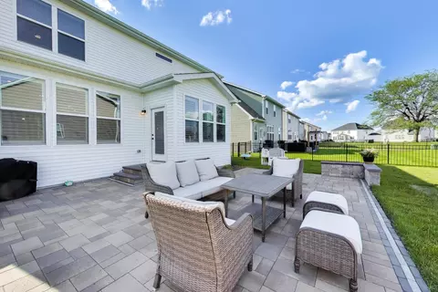 Exterior - 4291 Wanderlust Dr, Algonquin, IL 60102 photo 4 of 7
