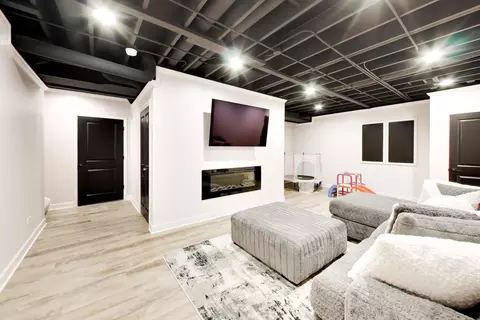 Living - 4291 Wanderlust Dr, Algonquin, IL 60102 photo 3 of 5