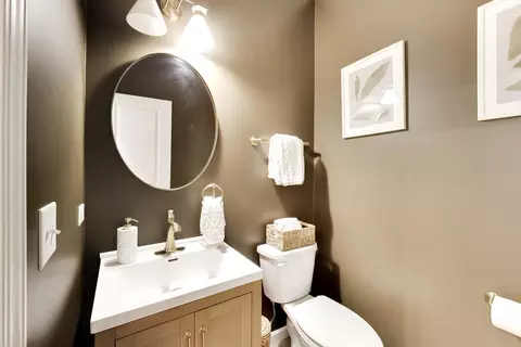Bath - 4291 Wanderlust Dr, Algonquin, IL 60102 photo 1 of 5