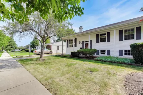 Other - 41 Redwood Trl, Wheeling, IL 60090 photo 1 of 9
