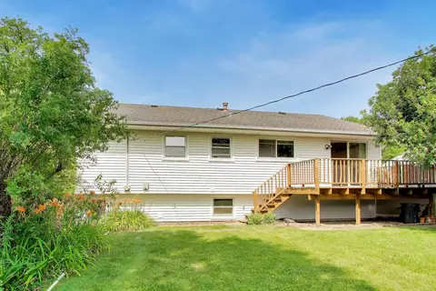 Exterior - 41 Redwood Trl, Wheeling, IL 60090 photo 3 of 5