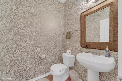 Bath - 1951 Potomac Ct, Wheeling, IL 60090 photo 1 of 3