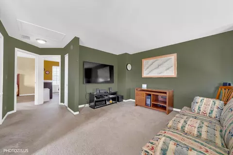 Entry Way - 1951 Potomac Ct, Wheeling, IL 60090 photo 4 of 4