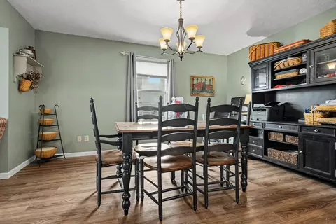 Dining - 4 Everett Ct, Bloomington, IL 61705 photo 2 of 2