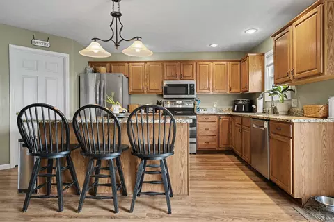 Kitchen - 4 Everett Ct, Bloomington, IL 61705 photo 2 of 3