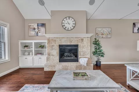 Living - 4412 River Dr #402, Moline, IL 61265 photo 2 of 3
