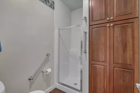 Bath - 4412 River Dr #402, Moline, IL 61265 photo 4 of 4