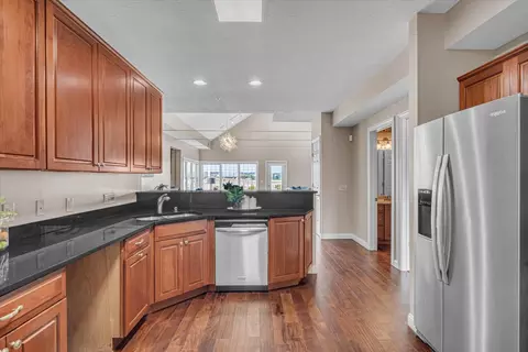 Kitchen - 4412 River Dr #402, Moline, IL 61265 photo 3 of 7