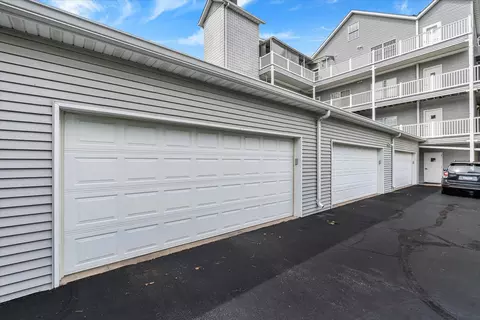 Exterior - 4412 River Dr #402, Moline, IL 61265 photo 5 of 6