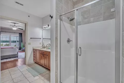 Bath - 4412 River Dr #402, Moline, IL 61265 photo 1 of 4