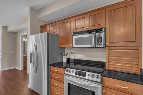 Kitchen - 4412 River Dr #402, Moline, IL 61265 photo 4 of 7