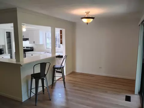 Dining - 218 Brookside Ln #B, Willowbrook, IL 60527 photo 1 of 1