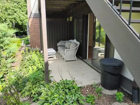 Exterior - 218 Brookside Ln #B, Willowbrook, IL 60527 photo 2 of 4