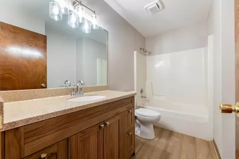 Bath - 2516 Red Oak Trl, Crest Hill, IL 60403 photo 1 of 3