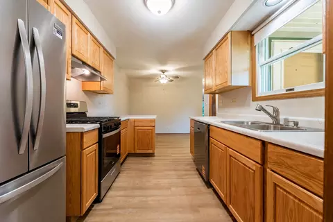 Kitchen - 2516 Red Oak Trl, Crest Hill, IL 60403 photo 1 of 3