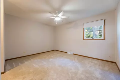 Bedroom - 2516 Red Oak Trl, Crest Hill, IL 60403 photo 5 of 6